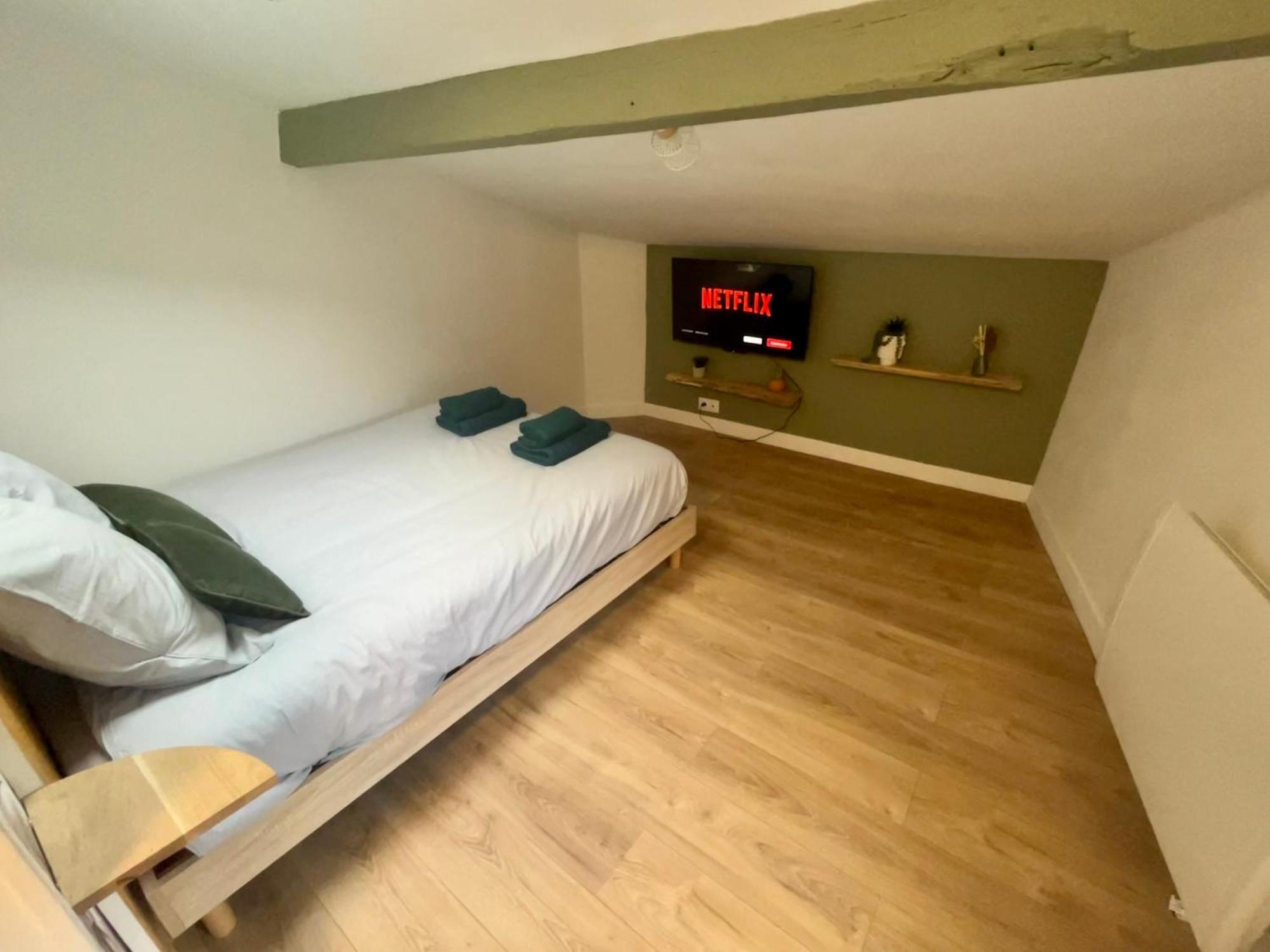 Appartement Sous Les Toits Du Parvis à Niort Extérieur photo