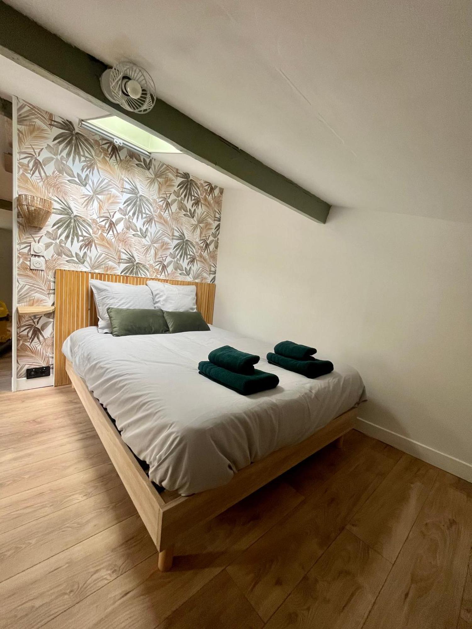 Appartement Sous Les Toits Du Parvis à Niort Extérieur photo
